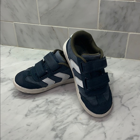 dr scholl's white velcro sneakers